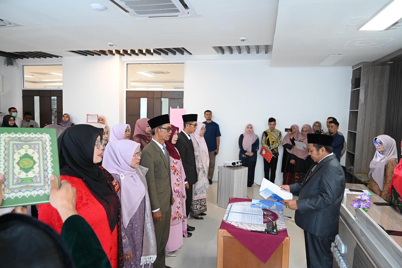 Pemko Bukittinggi Lantik 14 Pejabat Fungsional Kesehatan untuk Perkuat Layanan