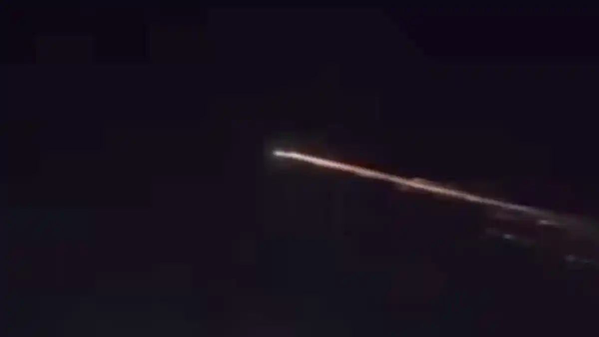 Cahaya Misterius di Langit Sumbar, BRIN Pastikan Bukan Meteor