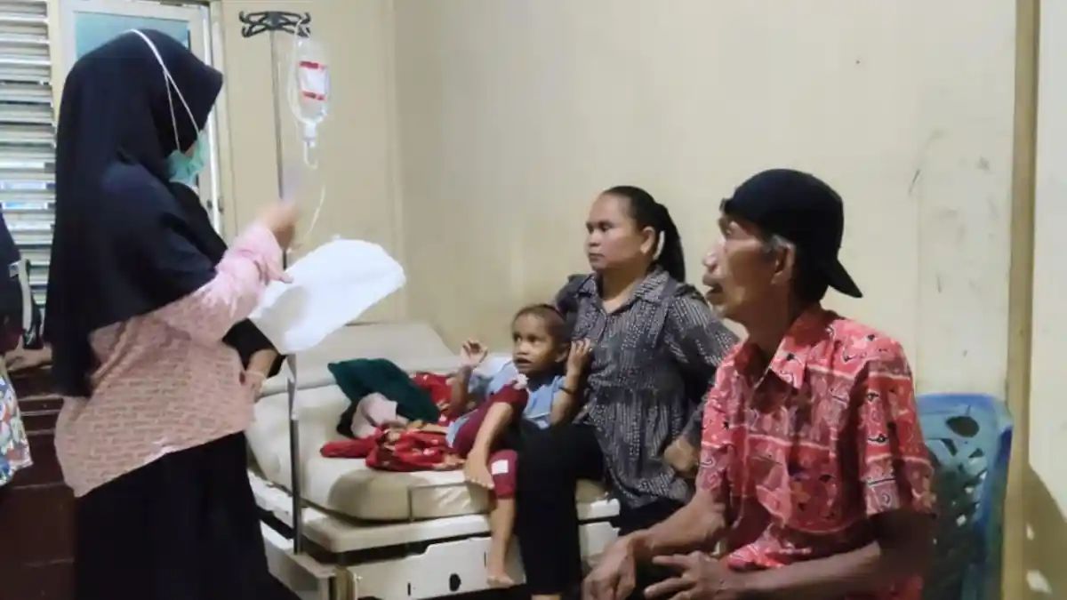 25 Warga Pasaman Barat Diduga Keracunan, Dinkes Imbau Orang Tua Awasi Jajanan Anak